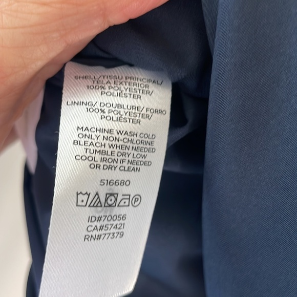 NWT Ann Taylor 4P Navy with Red Floral Design Flowy A-Line Chiffon Skirt - Picture 7 of 8